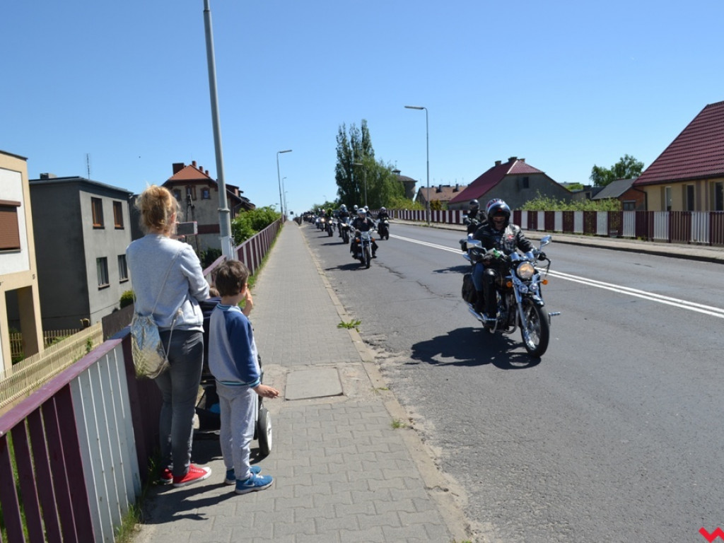 Głośna parada na rozpoczęcie motocyklowego sezonu