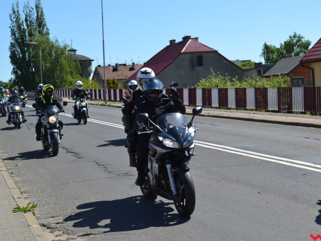 Głośna parada na rozpoczęcie motocyklowego sezonu