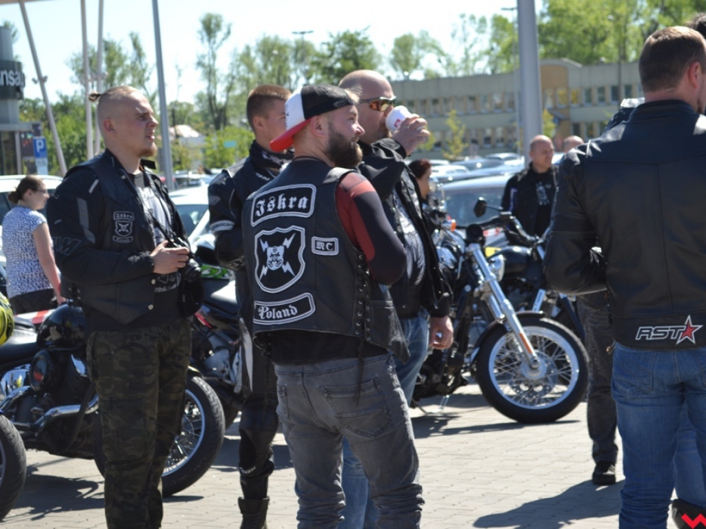Głośna parada na rozpoczęcie motocyklowego sezonu