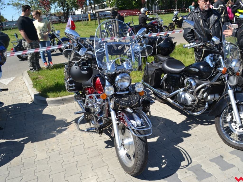 Głośna parada na rozpoczęcie motocyklowego sezonu
