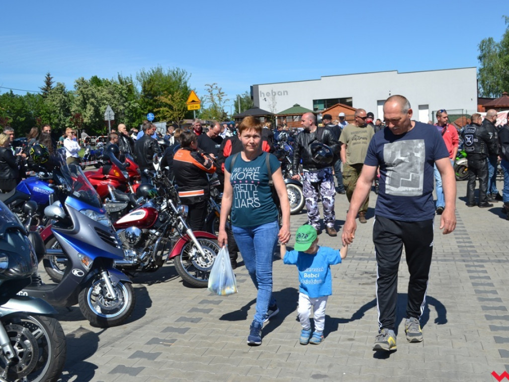 Głośna parada na rozpoczęcie motocyklowego sezonu