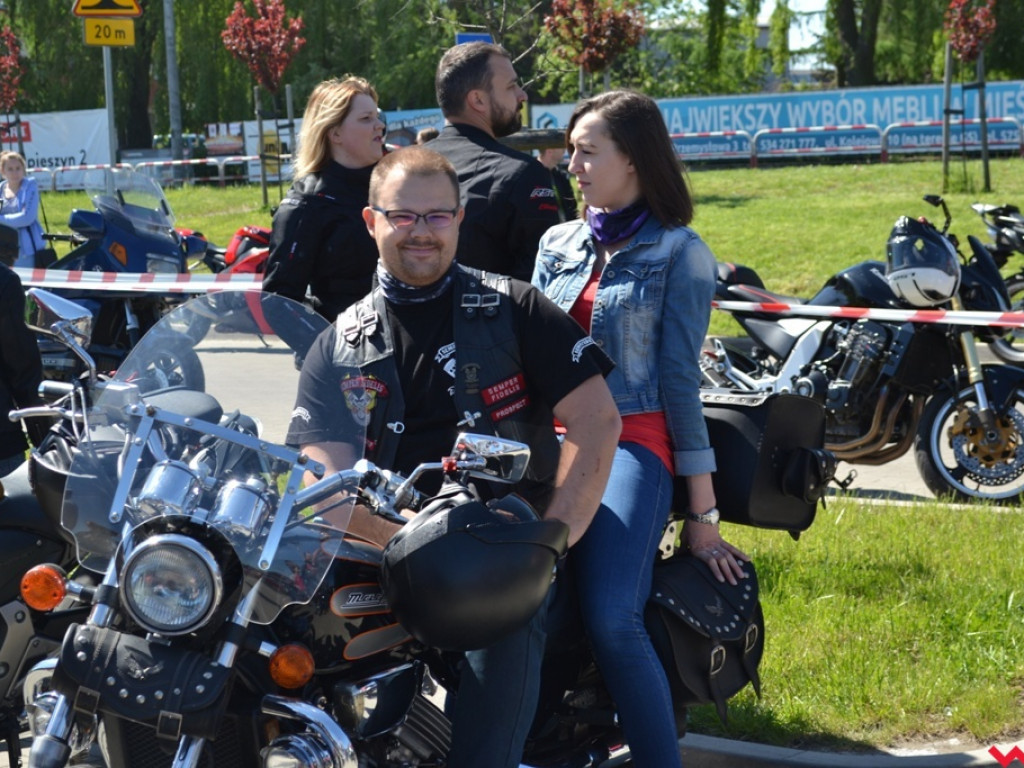 Głośna parada na rozpoczęcie motocyklowego sezonu