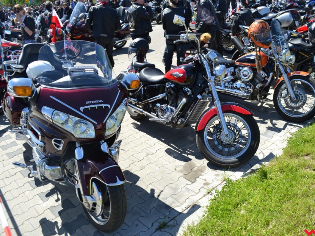 Głośna parada na rozpoczęcie motocyklowego sezonu