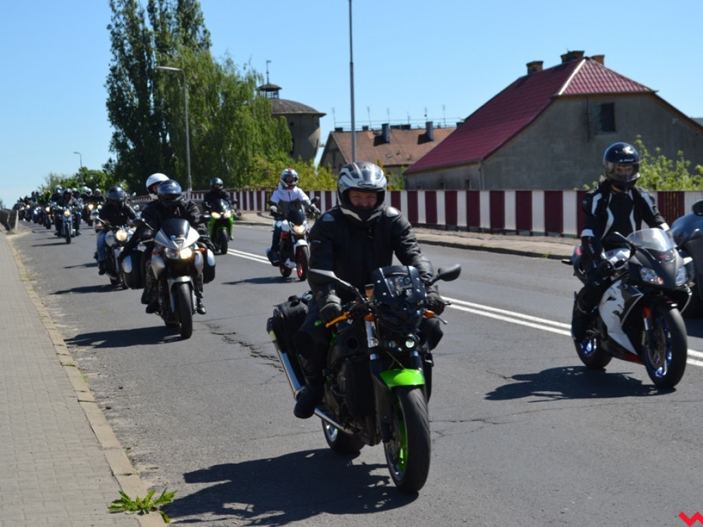 Głośna parada na rozpoczęcie motocyklowego sezonu