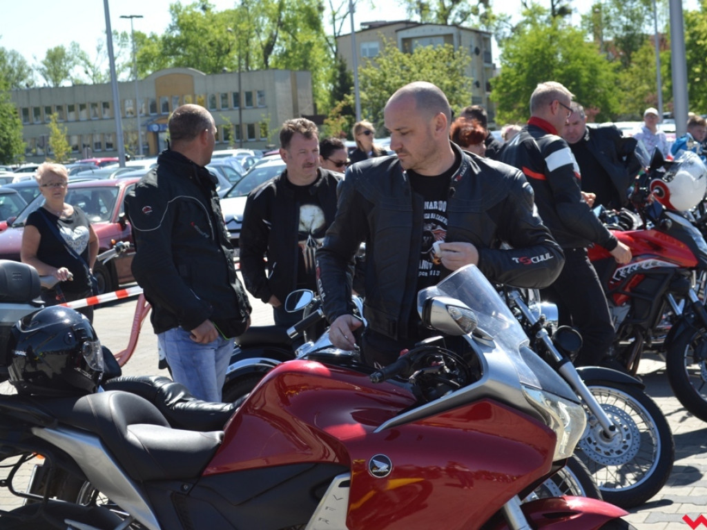 Głośna parada na rozpoczęcie motocyklowego sezonu