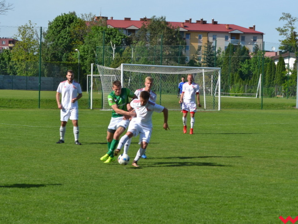 Nie ma mocnych na Victorię, kolejny rywal na łopatkach. Kibiców jednak nie przybywa