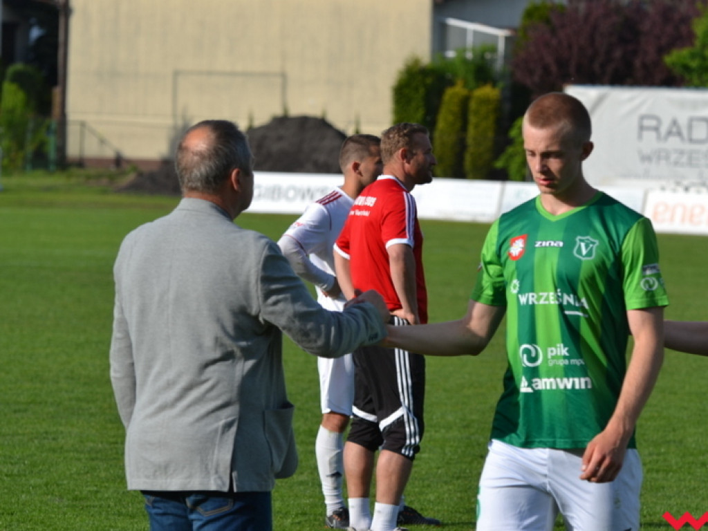 Nie ma mocnych na Victorię, kolejny rywal na łopatkach. Kibiców jednak nie przybywa