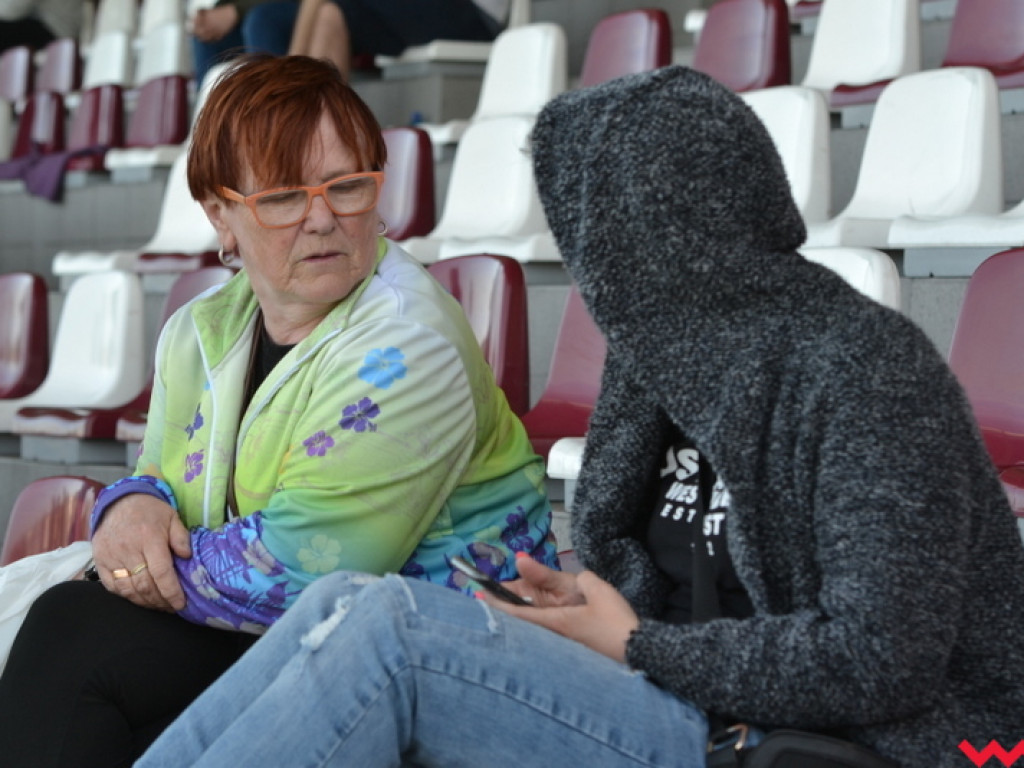 Nie ma mocnych na Victorię, kolejny rywal na łopatkach. Kibiców jednak nie przybywa