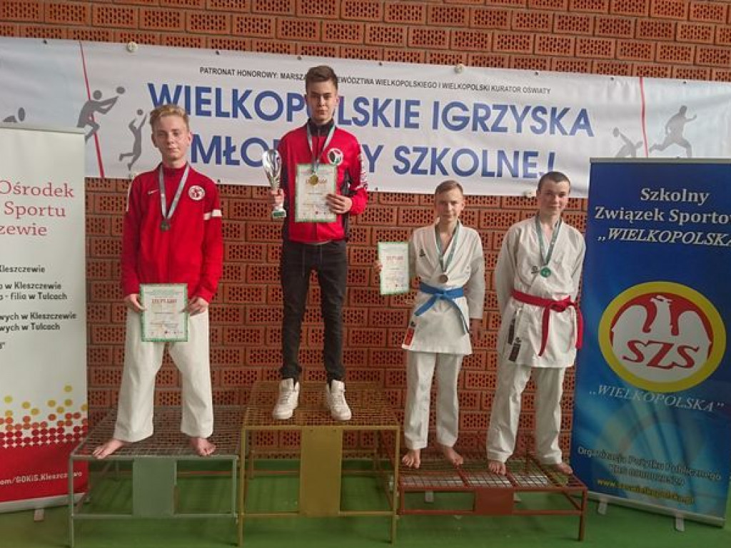 Świetny występ karateków w Igrzyskach Młodzieży Szkolnej. Reprezentanci Wrzesińskiego Klubu Karate zdobywali medale dla sześciu szkół (galeria)