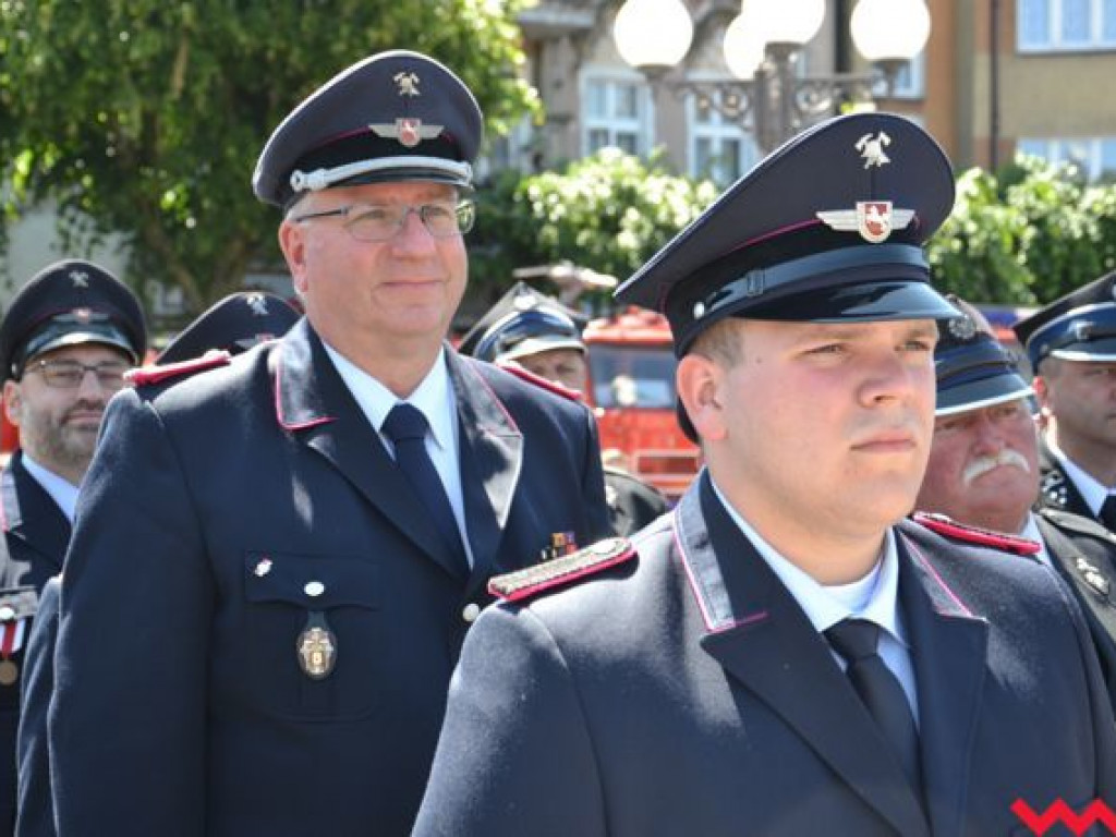 Podwójna uroczystość strażaków na wrzesińskim rynku