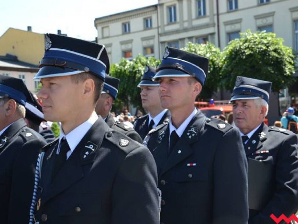 Podwójna uroczystość strażaków na wrzesińskim rynku