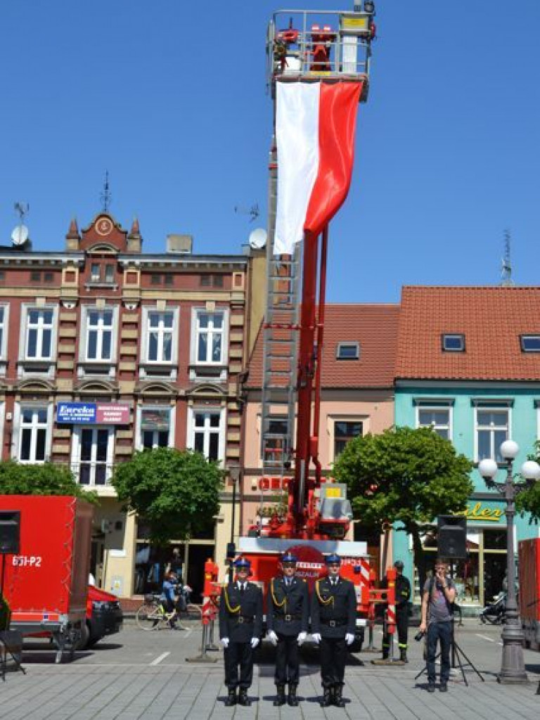Podwójna uroczystość strażaków na wrzesińskim rynku