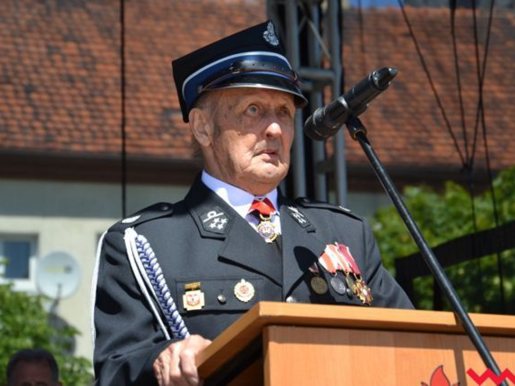 Podwójna uroczystość strażaków na wrzesińskim rynku