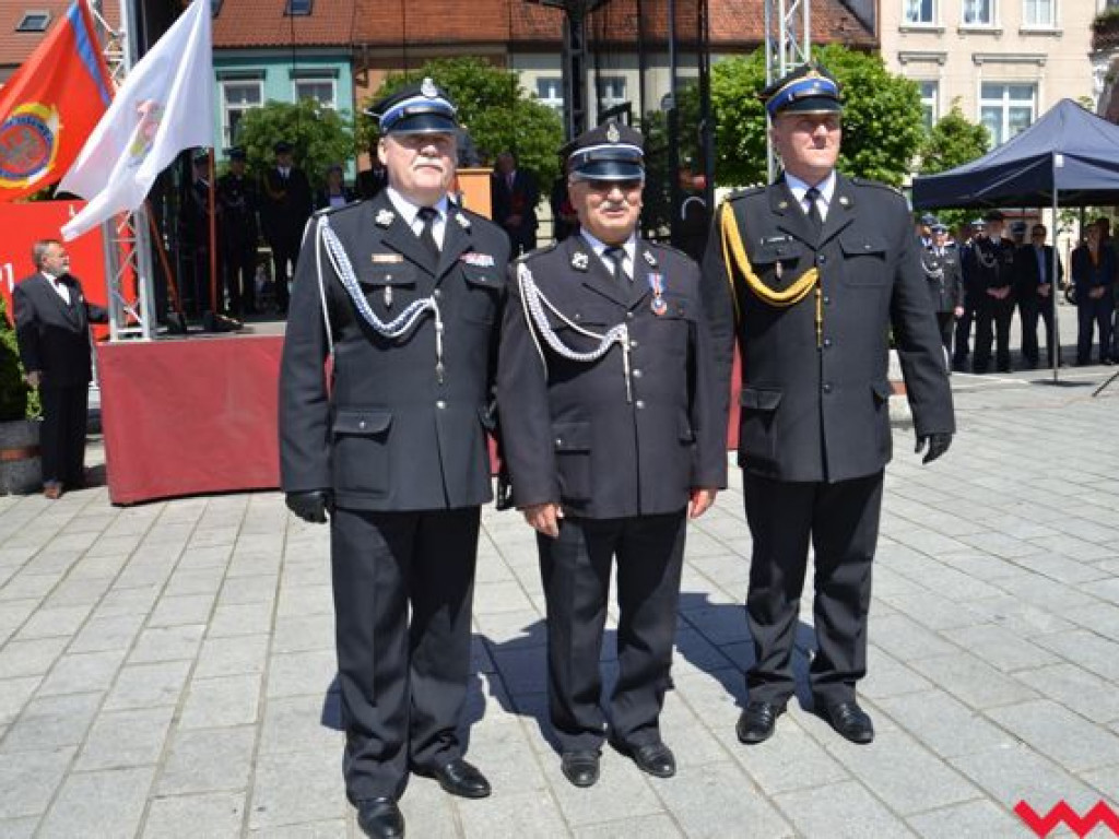 Podwójna uroczystość strażaków na wrzesińskim rynku