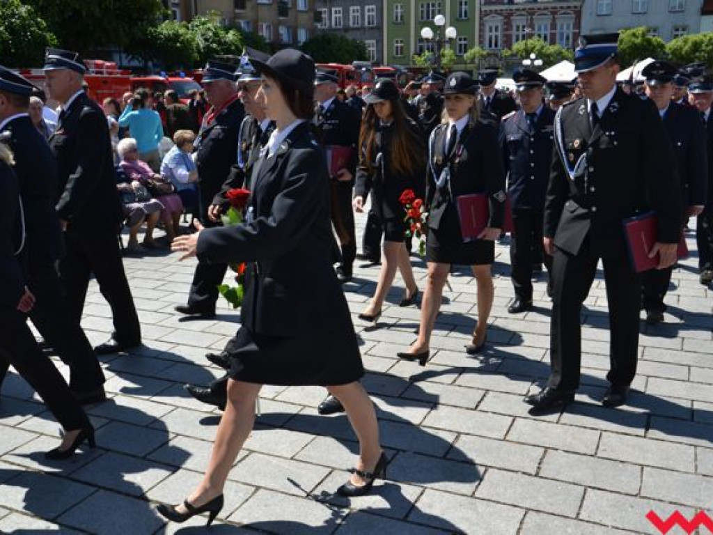 Podwójna uroczystość strażaków na wrzesińskim rynku