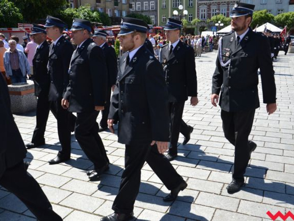 Podwójna uroczystość strażaków na wrzesińskim rynku
