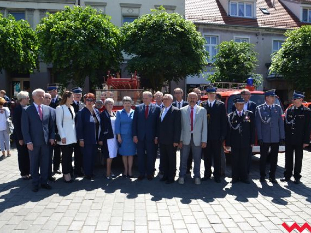 Podwójna uroczystość strażaków na wrzesińskim rynku