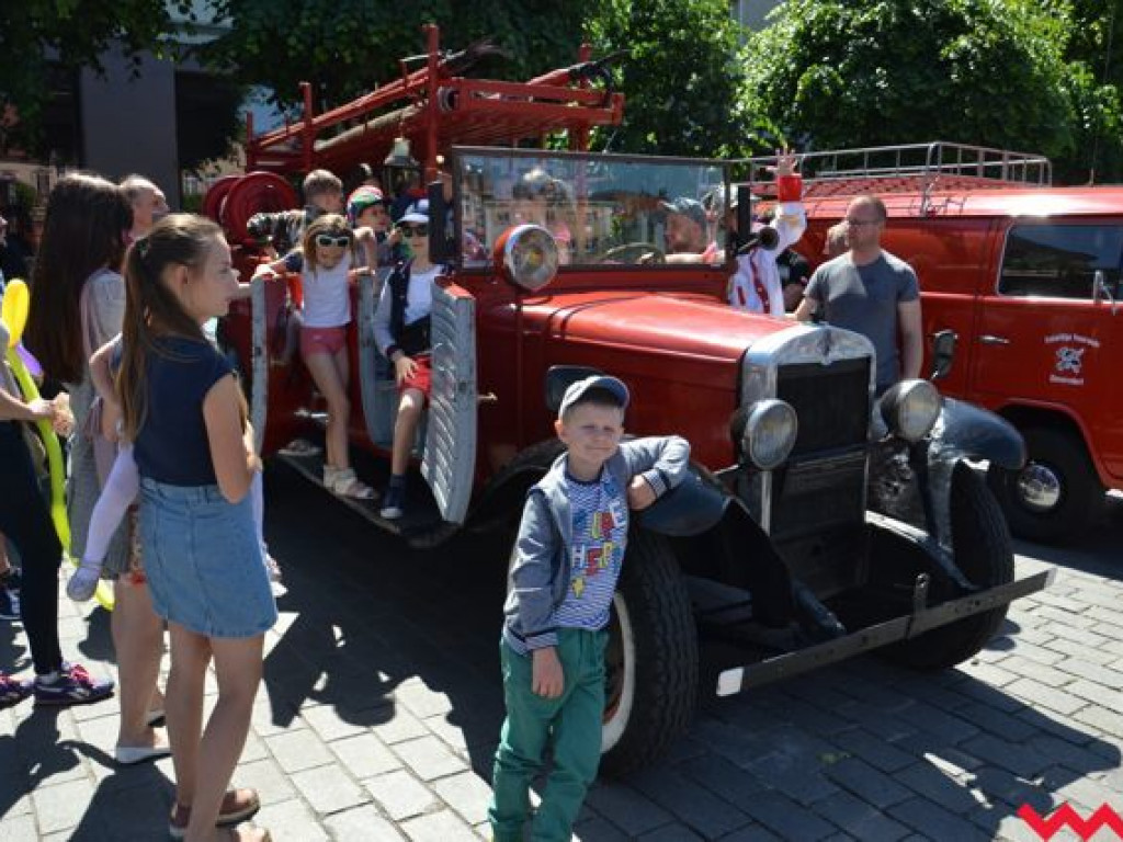 Podwójna uroczystość strażaków na wrzesińskim rynku