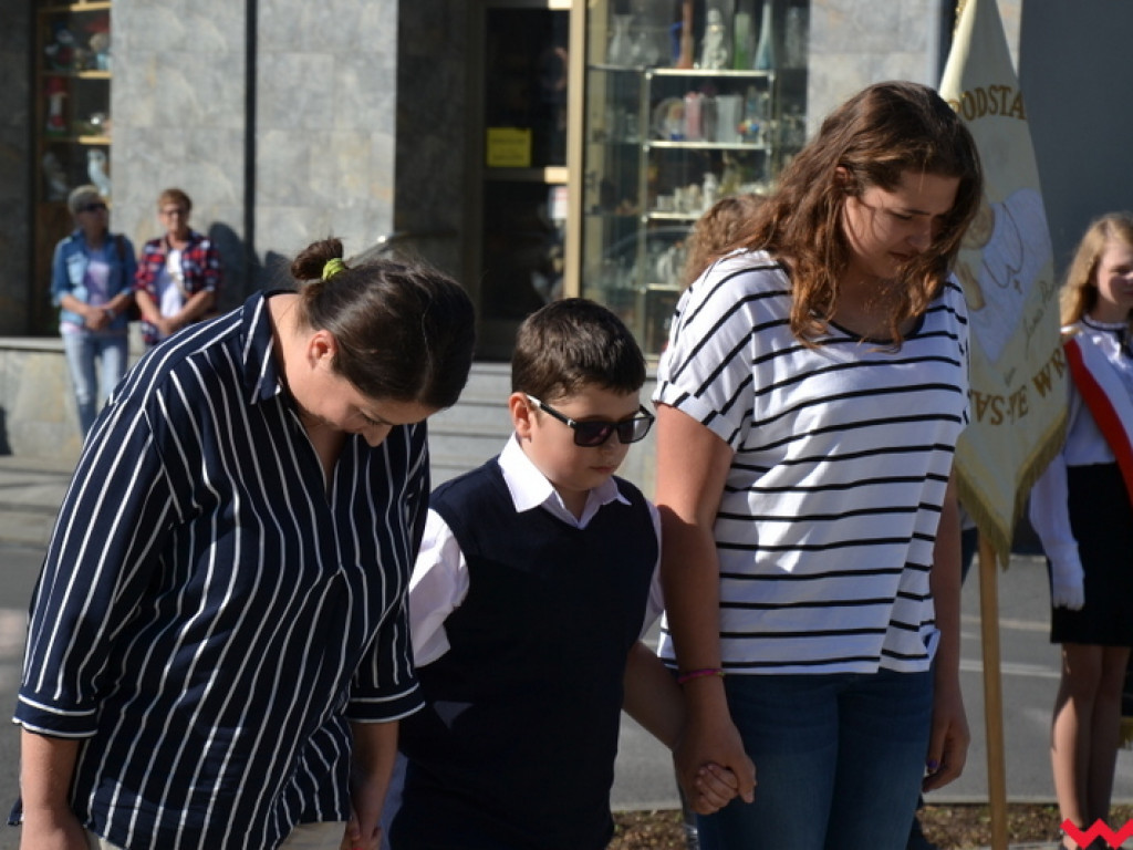 Przebudzenie polityków na rocznicę Strajku Dzieci Wrzesińskich