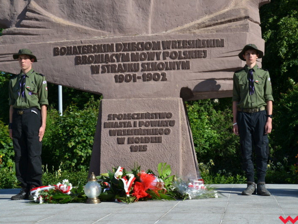 Przebudzenie polityków na rocznicę Strajku Dzieci Wrzesińskich