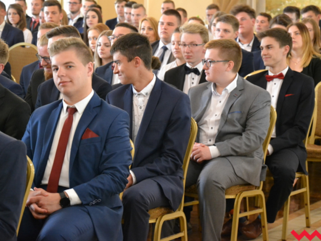 To oni zbudują nam przyszłość. Technicy z ZSP odebrali nagrody i świadectwa