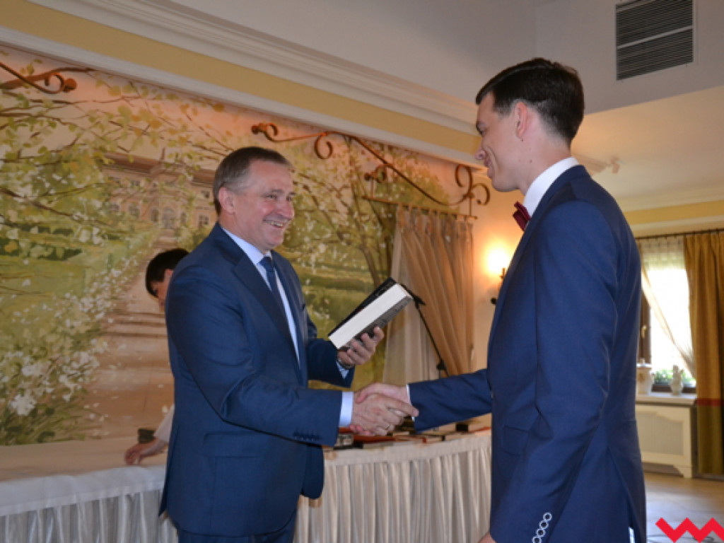 To oni zbudują nam przyszłość. Technicy z ZSP odebrali nagrody i świadectwa