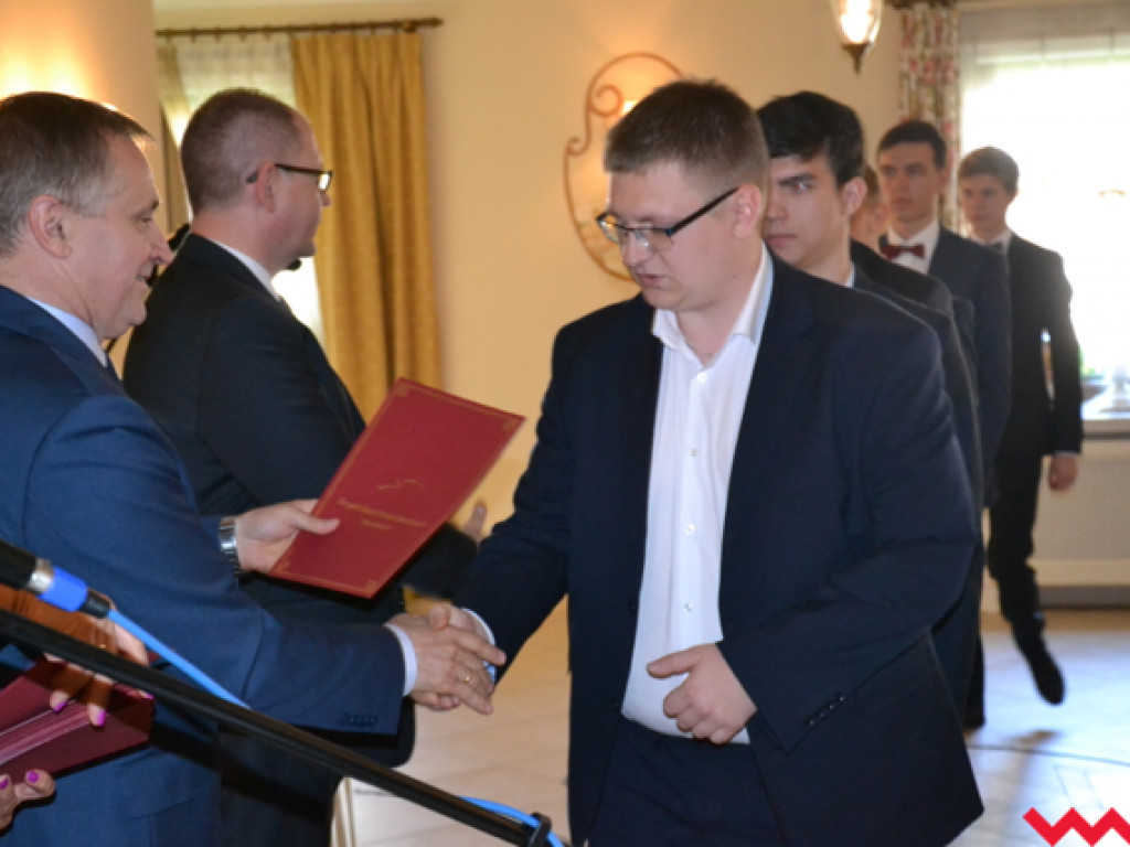 To oni zbudują nam przyszłość. Technicy z ZSP odebrali nagrody i świadectwa