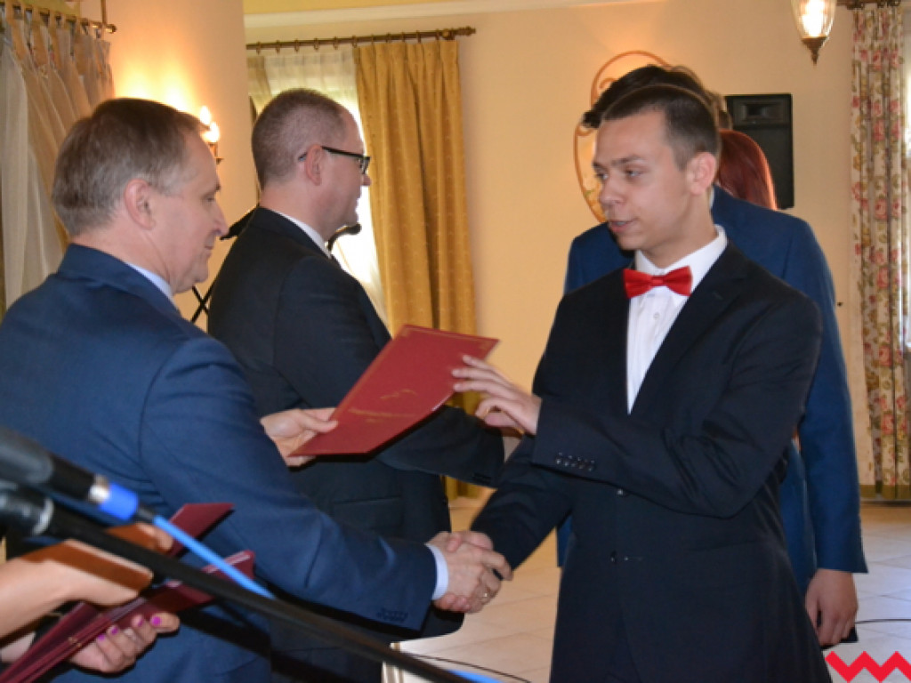 To oni zbudują nam przyszłość. Technicy z ZSP odebrali nagrody i świadectwa