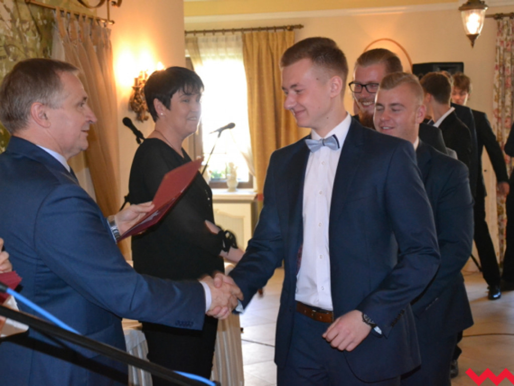 To oni zbudują nam przyszłość. Technicy z ZSP odebrali nagrody i świadectwa