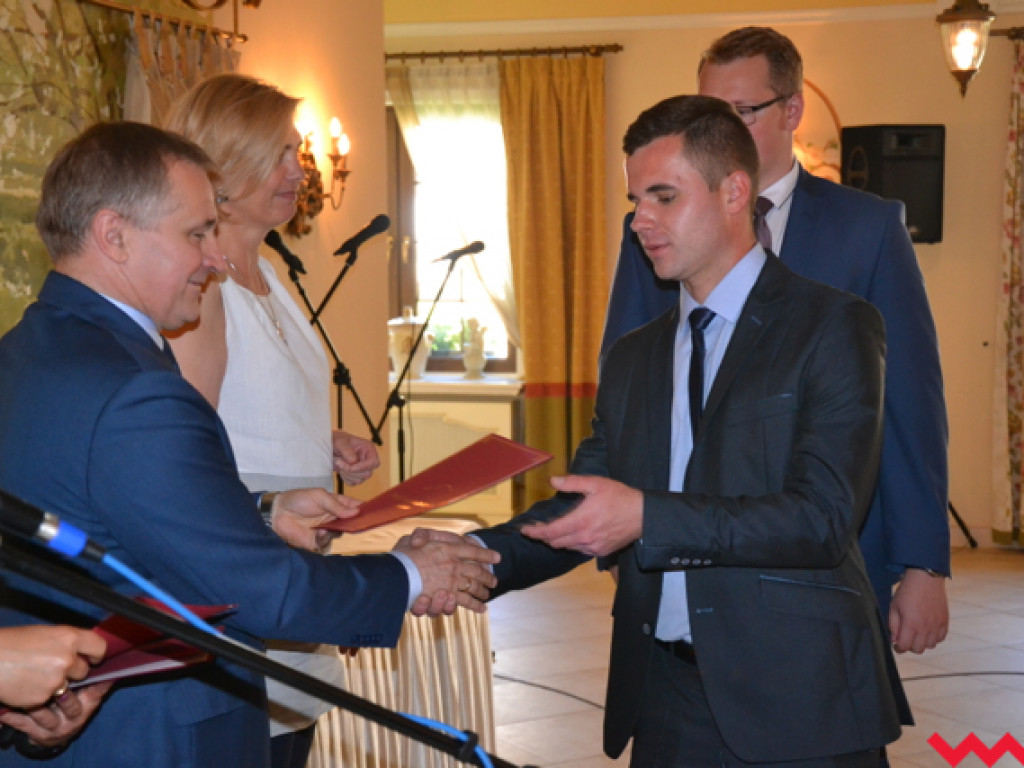 To oni zbudują nam przyszłość. Technicy z ZSP odebrali nagrody i świadectwa