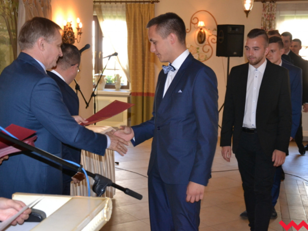 To oni zbudują nam przyszłość. Technicy z ZSP odebrali nagrody i świadectwa