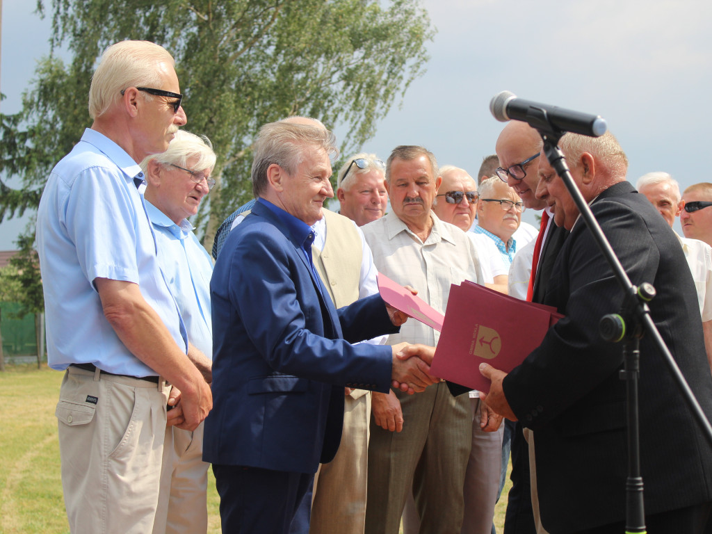 Siedem dekad nekielskiej piłki za nami. Oprócz podziękowań były również odznaczenia i wyróżnienia
