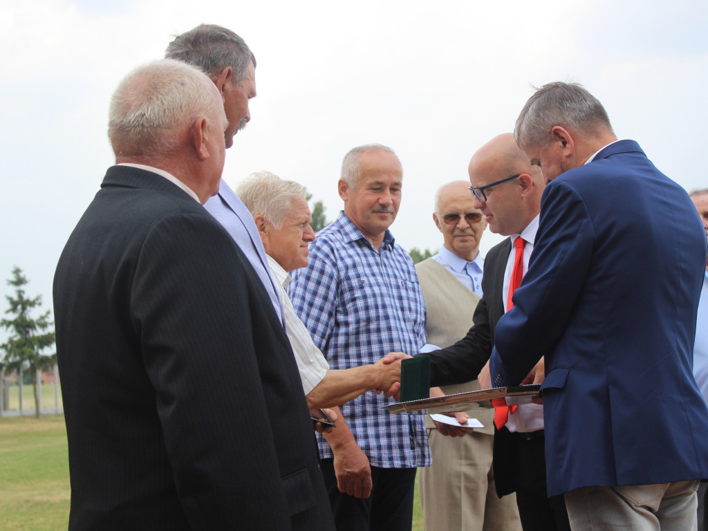 Siedem dekad nekielskiej piłki za nami. Oprócz podziękowań były również odznaczenia i wyróżnienia