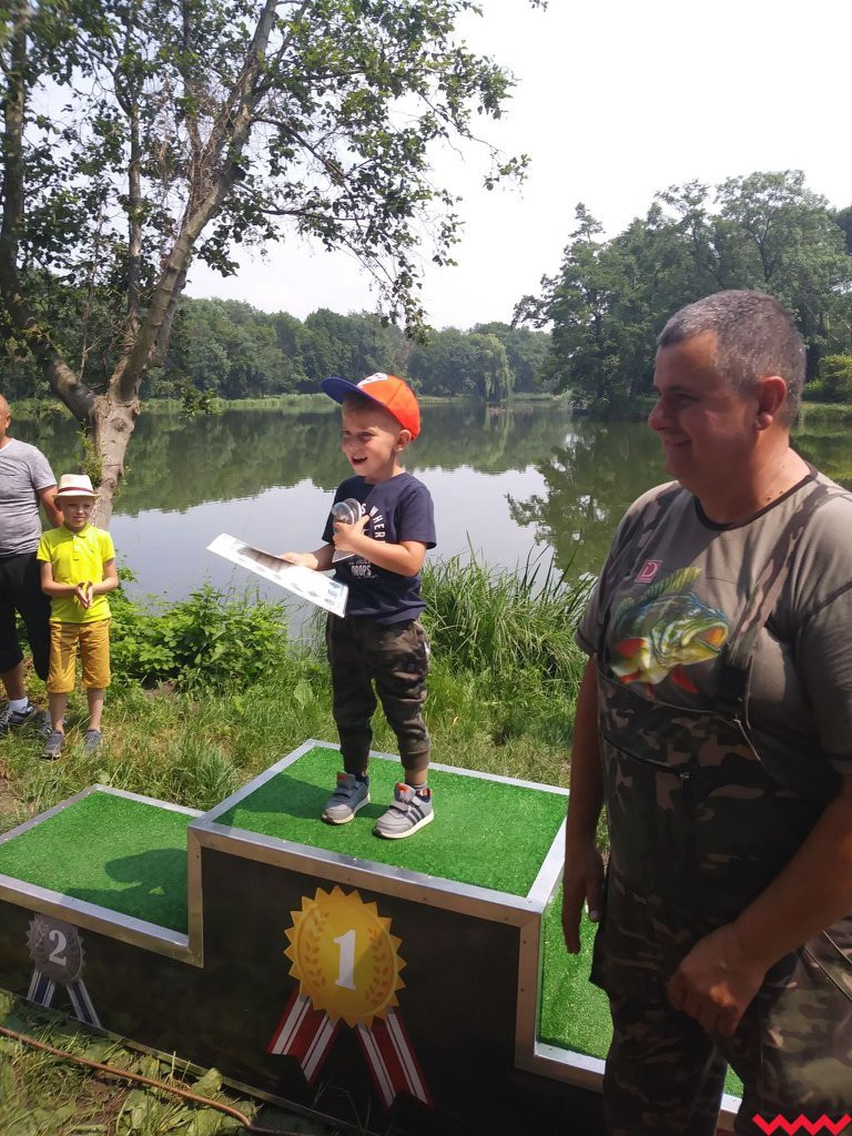 Wędkarska rywalizacja na Dzień Dziecka. Najmłodszy zawodnik miał cztery lata