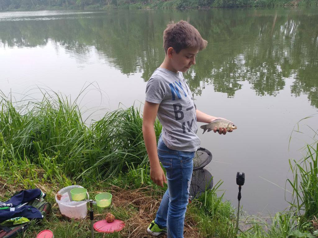 Wędkarska rywalizacja na Dzień Dziecka. Najmłodszy zawodnik miał cztery lata