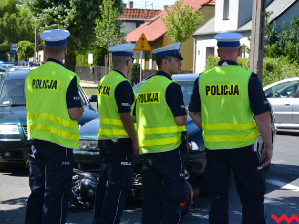 Zderzenie motocykla i osobówki na ul. Paderewskiego we Wrześni