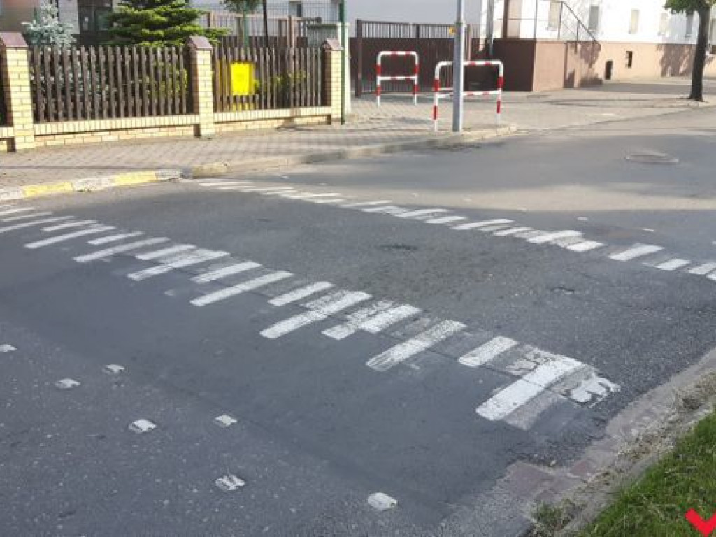 Kierowcy szaleją na nowych drogach. Czy powinny pojawić się na nich progi zwalniające? Zagłosuj!