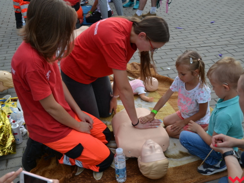 Niedziela z Powiatem - tłumy na totalnym festynie starostwa