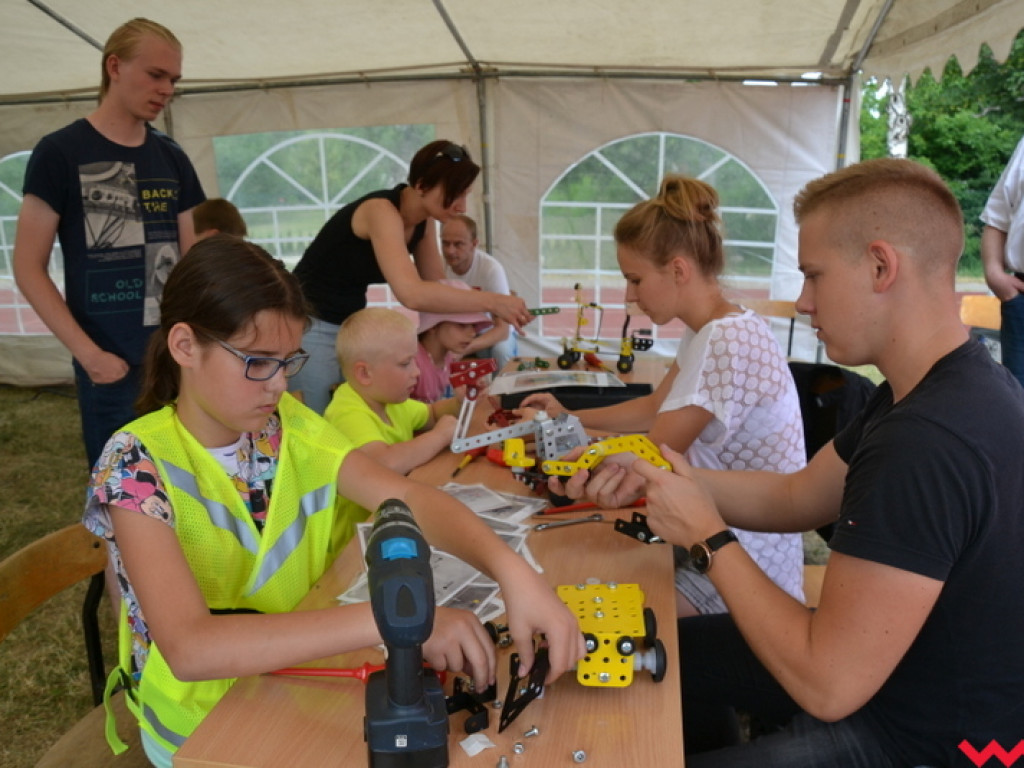 Niedziela z Powiatem - tłumy na totalnym festynie starostwa