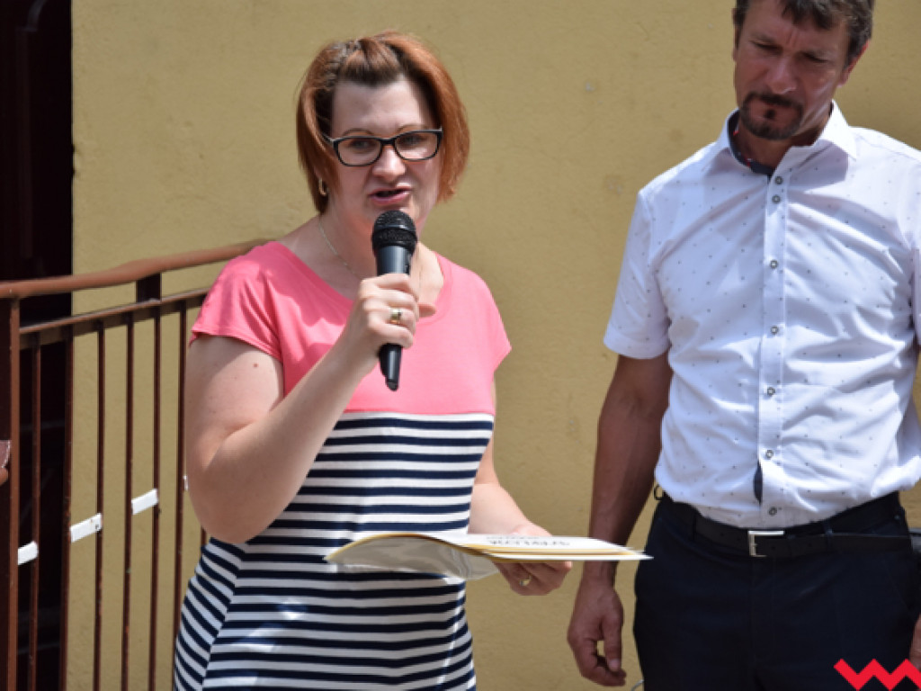 Prozdrowotny festyn w Społecznej Szkole we Wszemborzu. Spotkanie dzieci z seniorami