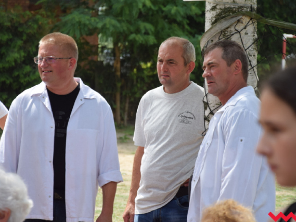 Prozdrowotny festyn w Społecznej Szkole we Wszemborzu. Spotkanie dzieci z seniorami