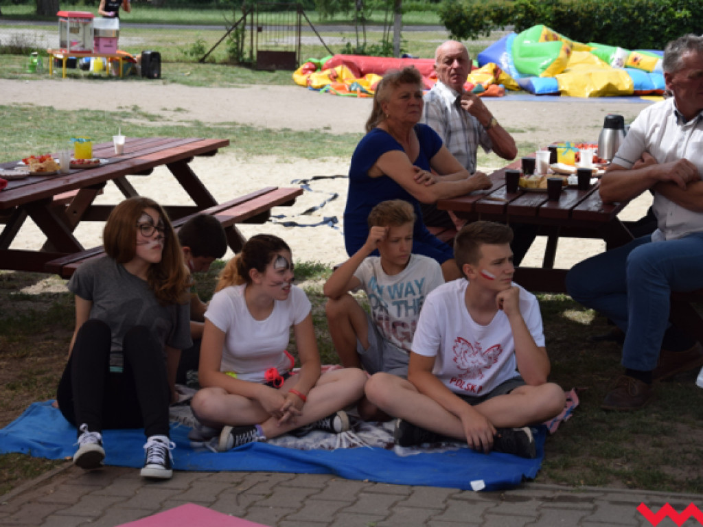 Prozdrowotny festyn w Społecznej Szkole we Wszemborzu. Spotkanie dzieci z seniorami