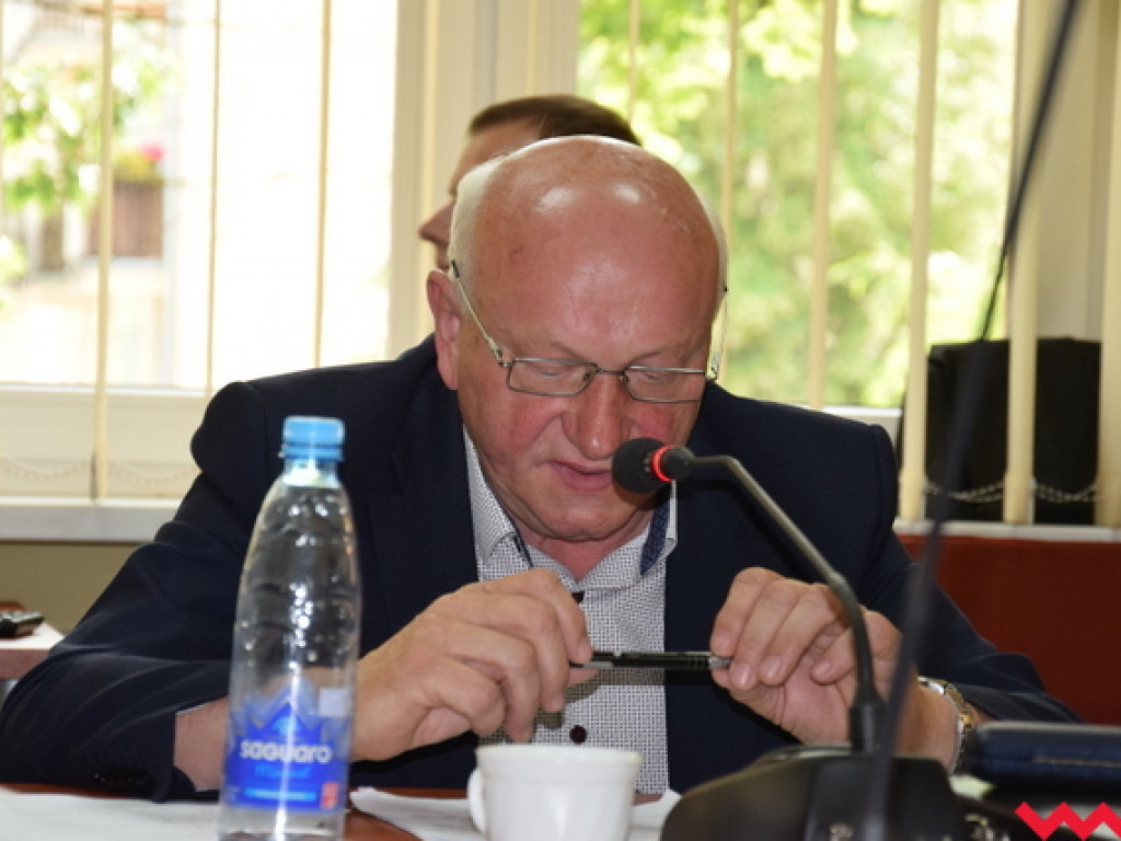 Mundial polityczny rozkręca się na dobre. PiS daje czerwoną kartkę zarządowi za szpital