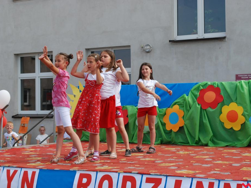 Festyn w Pietrzykowie w barwach biało - czerwonych