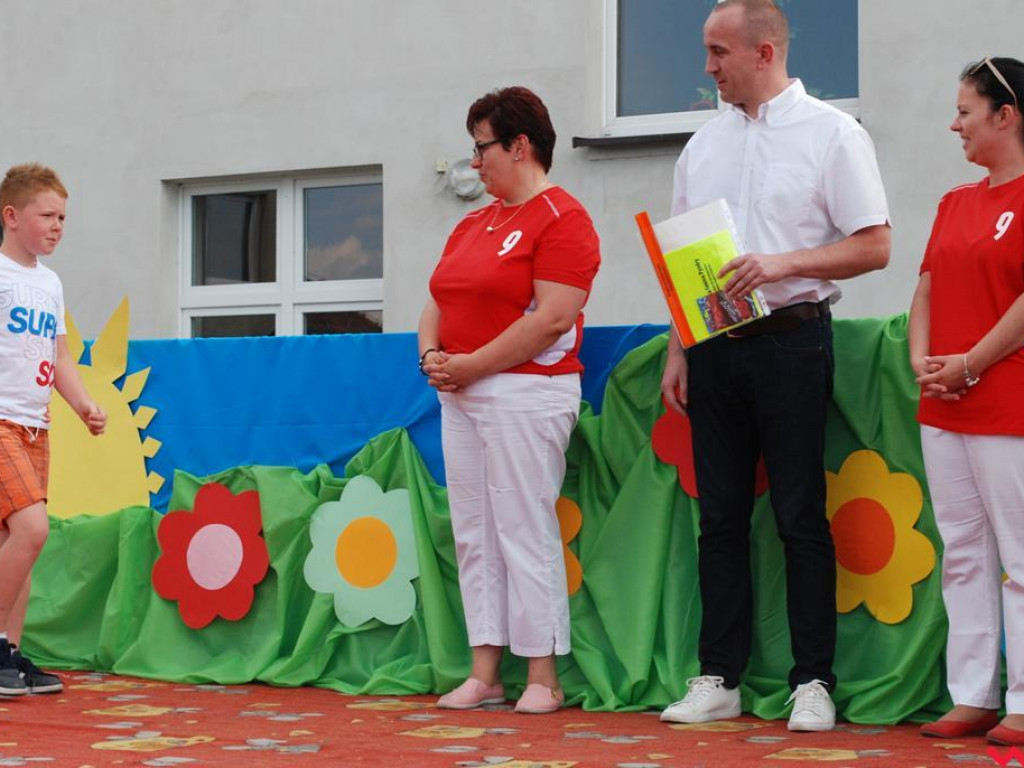 Festyn w Pietrzykowie w barwach biało - czerwonych