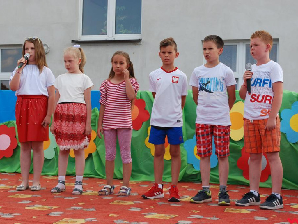 Festyn w Pietrzykowie w barwach biało - czerwonych