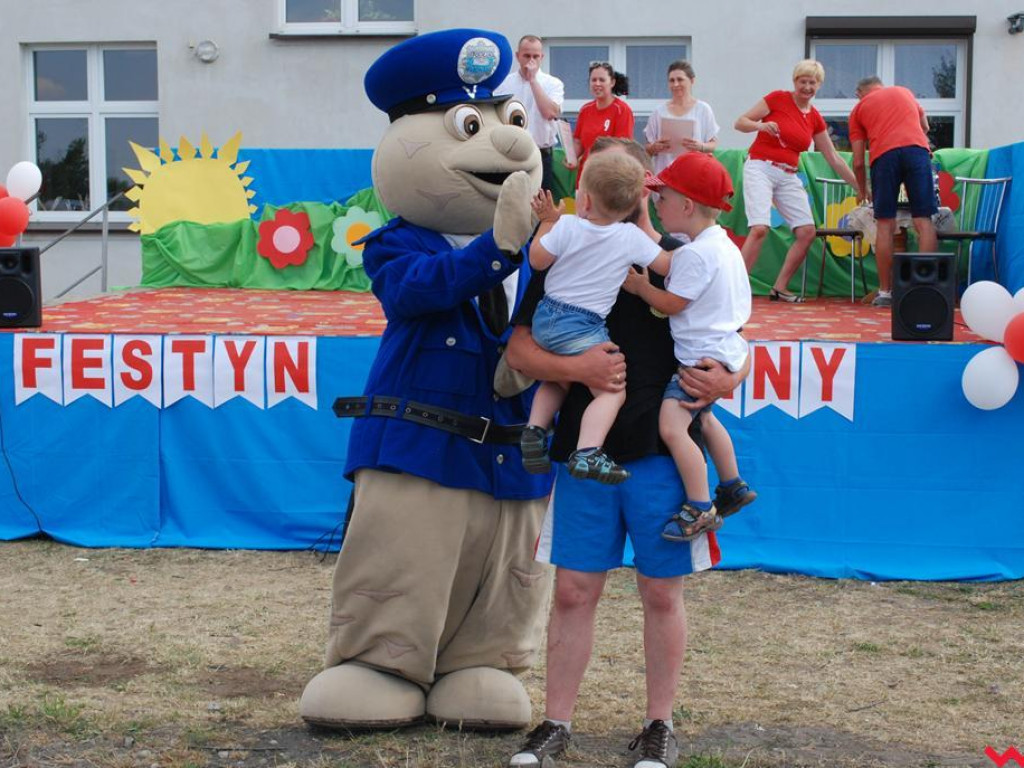 Festyn w Pietrzykowie w barwach biało - czerwonych
