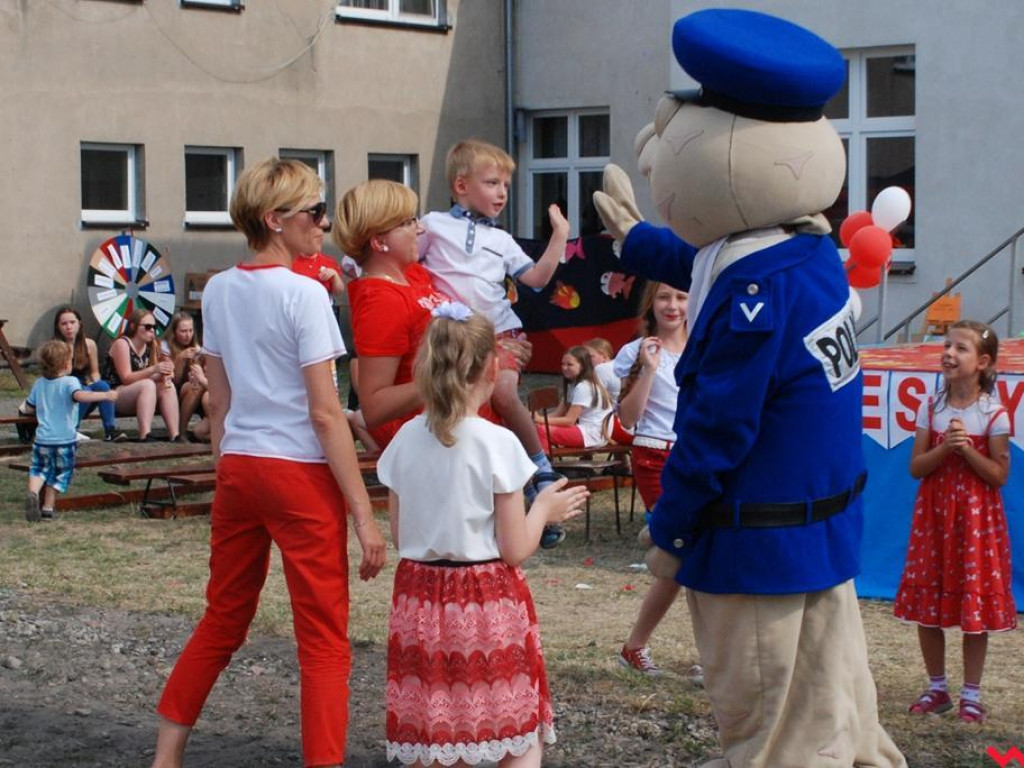 Festyn w Pietrzykowie w barwach biało - czerwonych