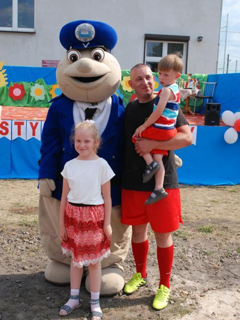 Festyn w Pietrzykowie w barwach biało - czerwonych