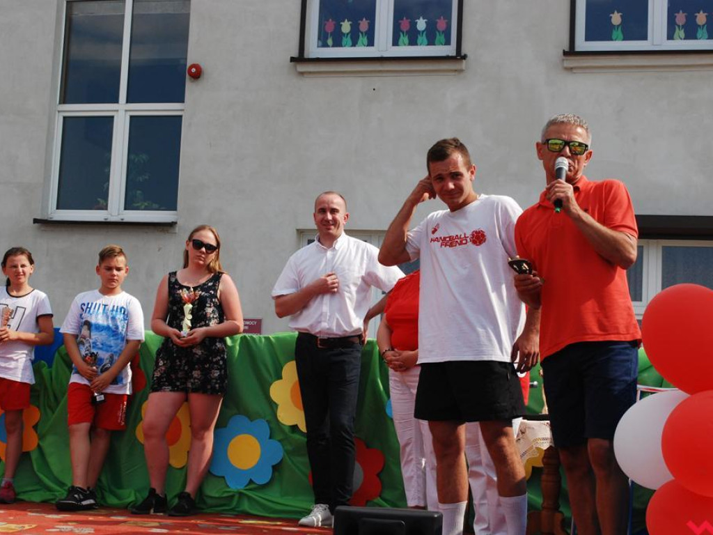 Festyn w Pietrzykowie w barwach biało - czerwonych
